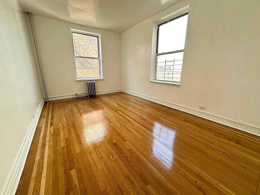 2387 Morris Ave - Photo 4 of 5