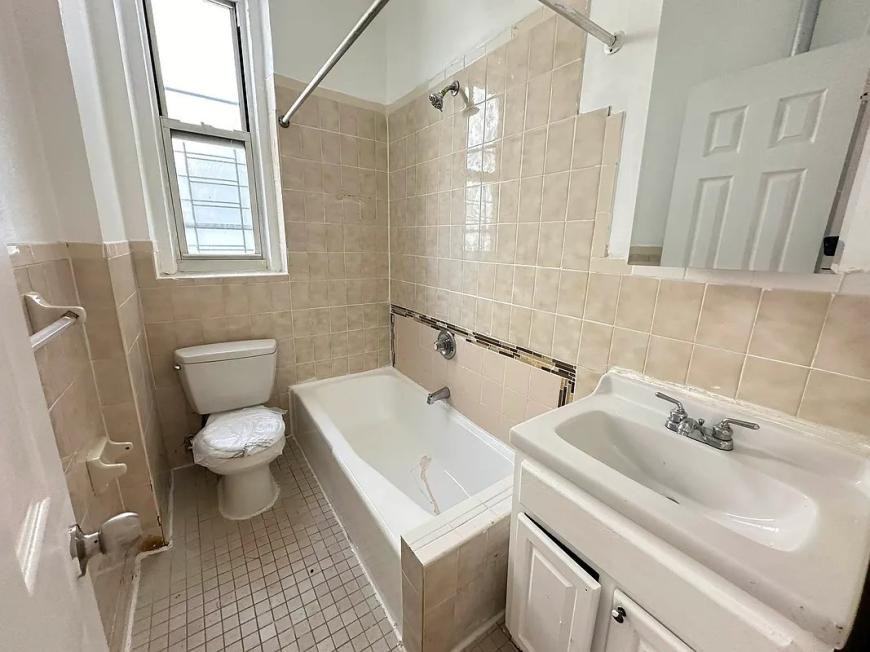 2387 Morris Ave - Photo 5 of 5