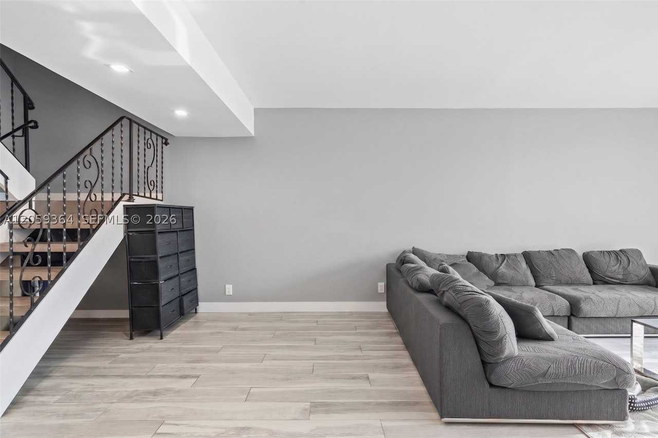 613 Ne 26th Ave #613 - Photo 7 of 50