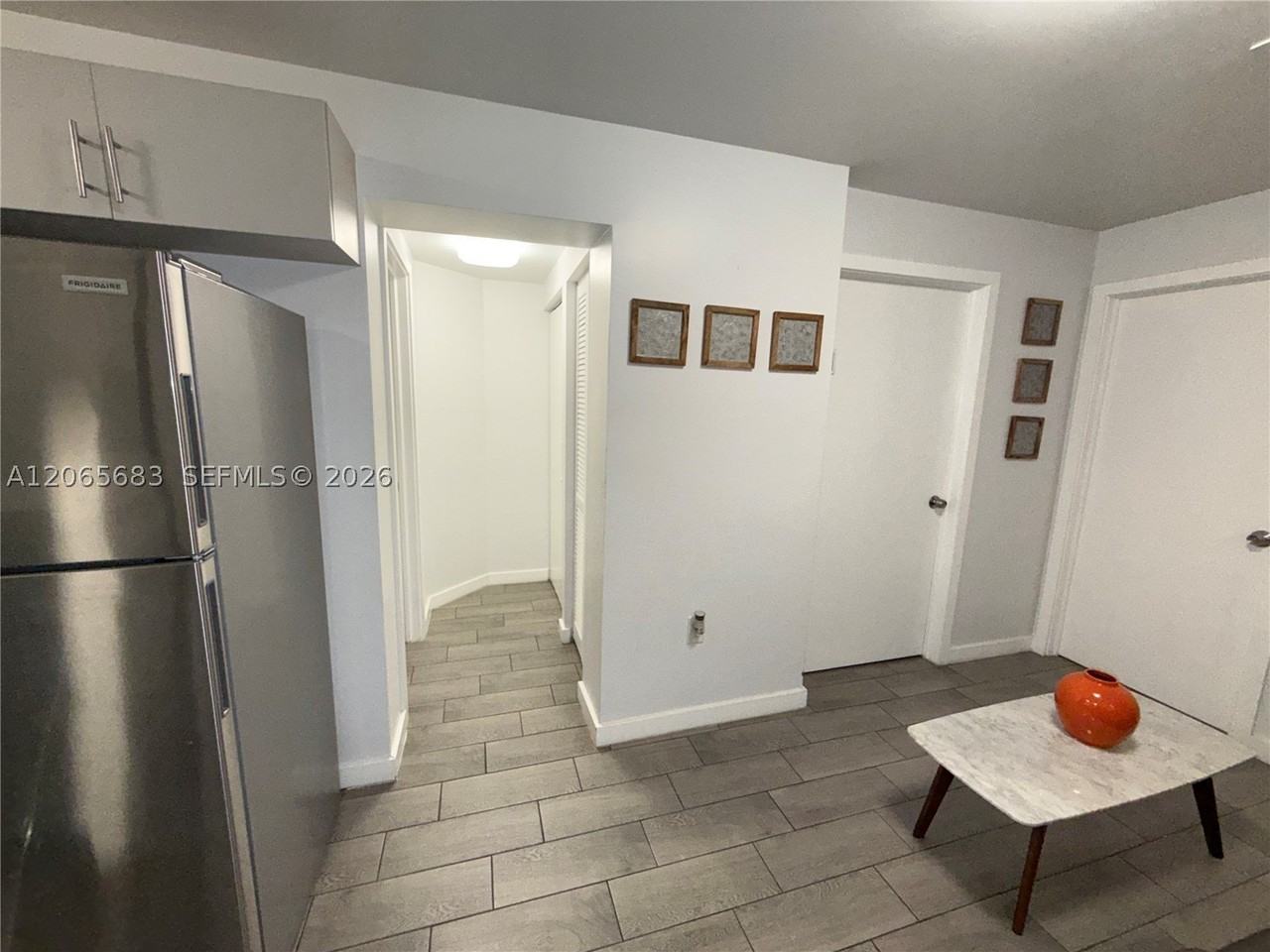 1604 Sw 9th St #B - Photo 5 of 13