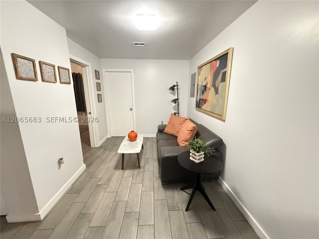 1604 Sw 9th St #B - Photo 7 of 13