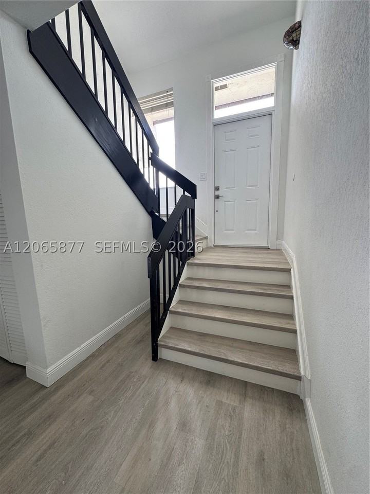 622 Nw 98th Ct #622 - Photo 2 of 32