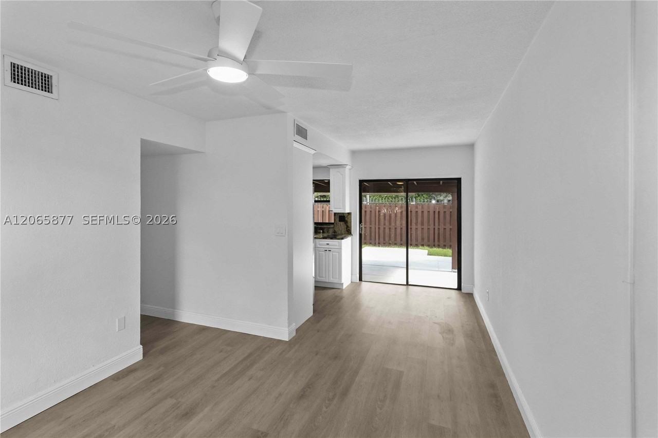 622 Nw 98th Ct #622 - Photo 6 of 32