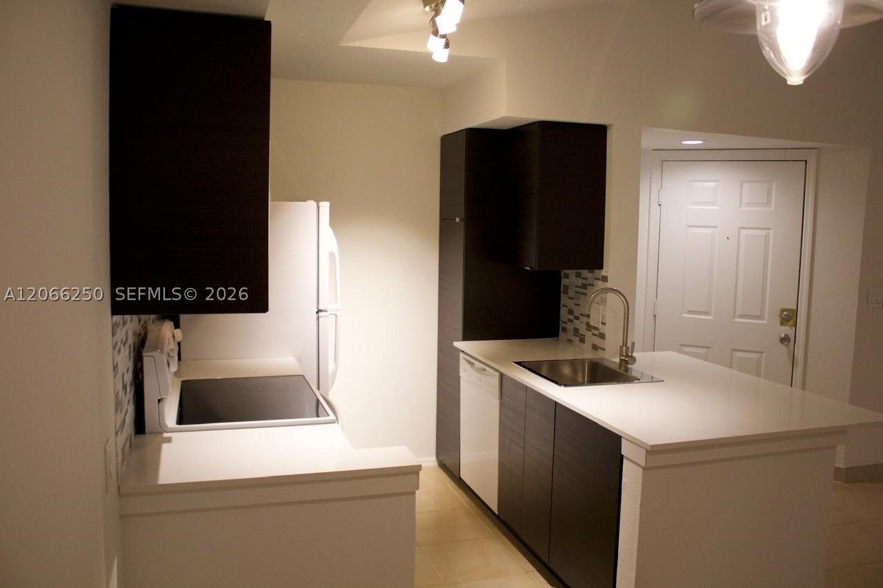 2826 S University Dr #3203 - Photo 4 of 26