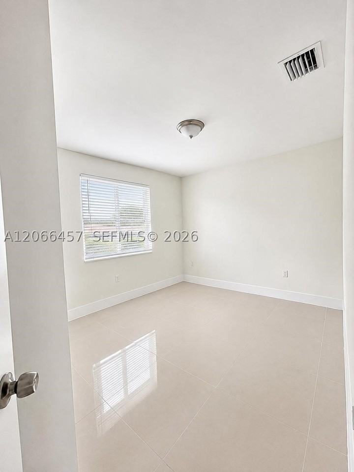 4491 Nw 23rd Ave #4491 - Photo 4 of 11