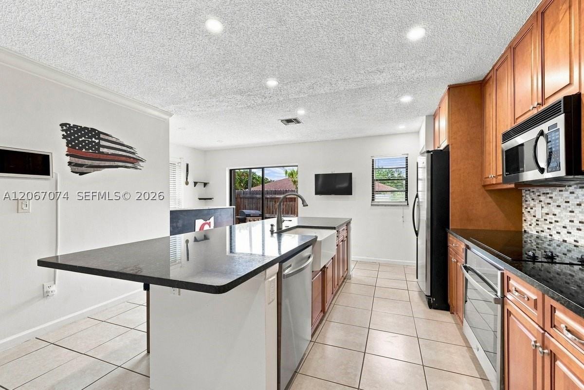 206 Se 1st Cir #13B - Photo 6 of 25