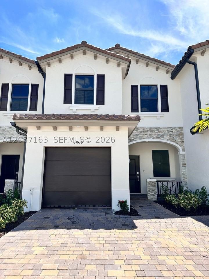 11910 Sw 247th Ter - Photo 2 of 11