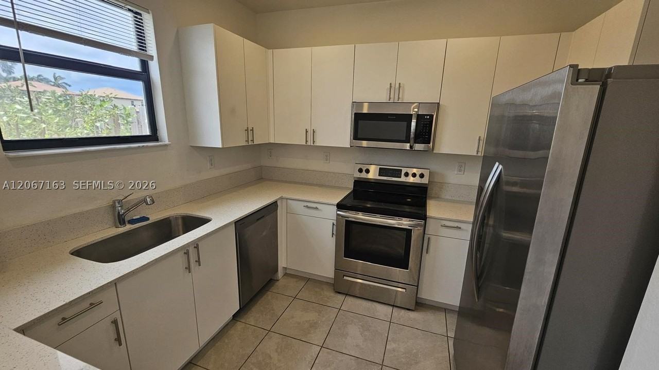 11910 Sw 247th Ter - Photo 3 of 11