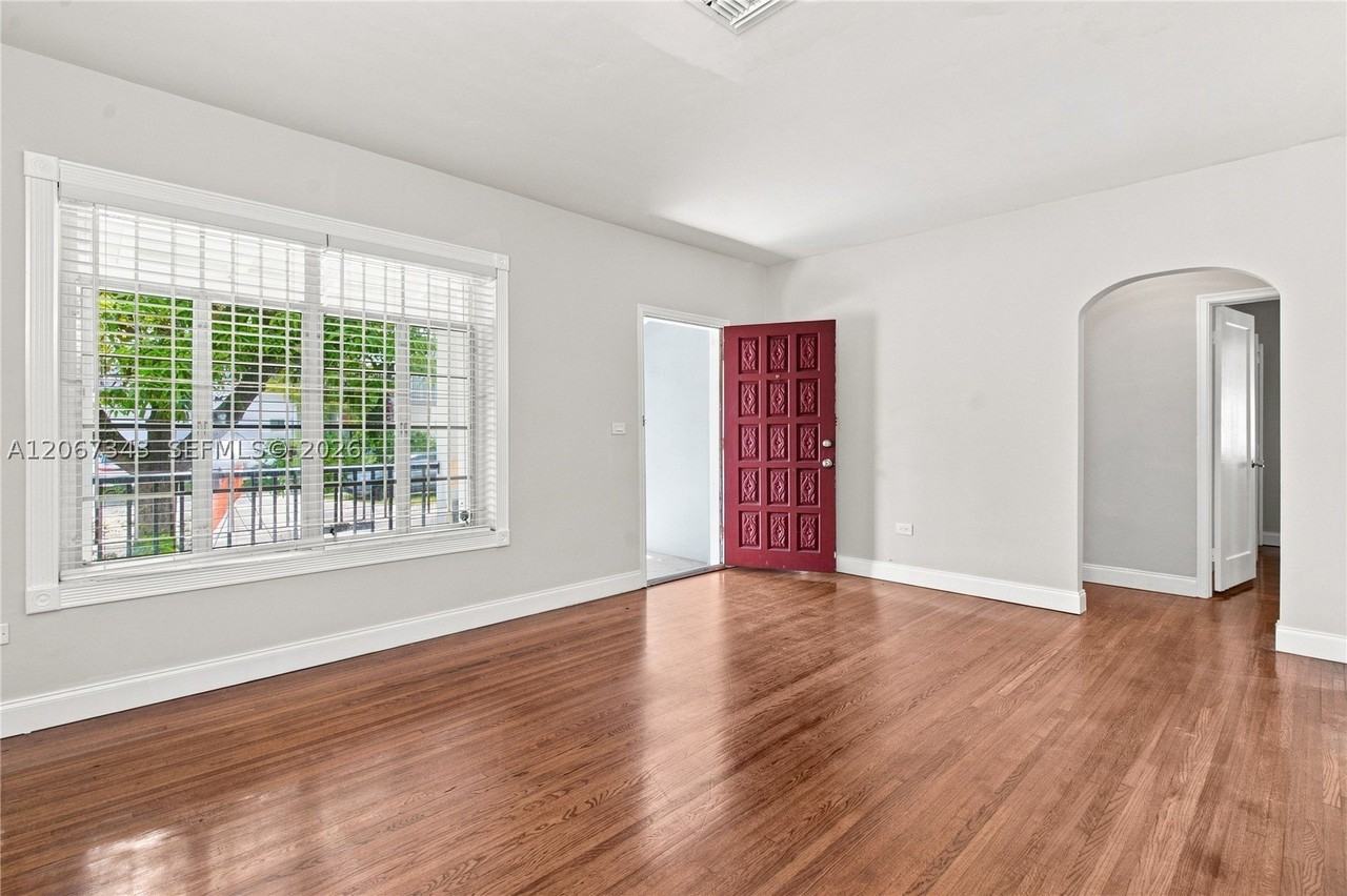 2920 Sw 38th Ct #0 - Photo 2 of 12