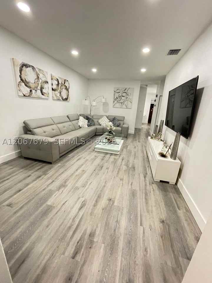 17430 Sw 153rd Ave - Photo 2 of 25