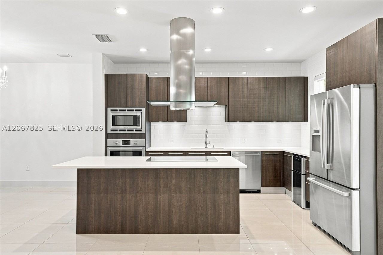 3237 Ne 5th St #3237 - Photo 7 of 50