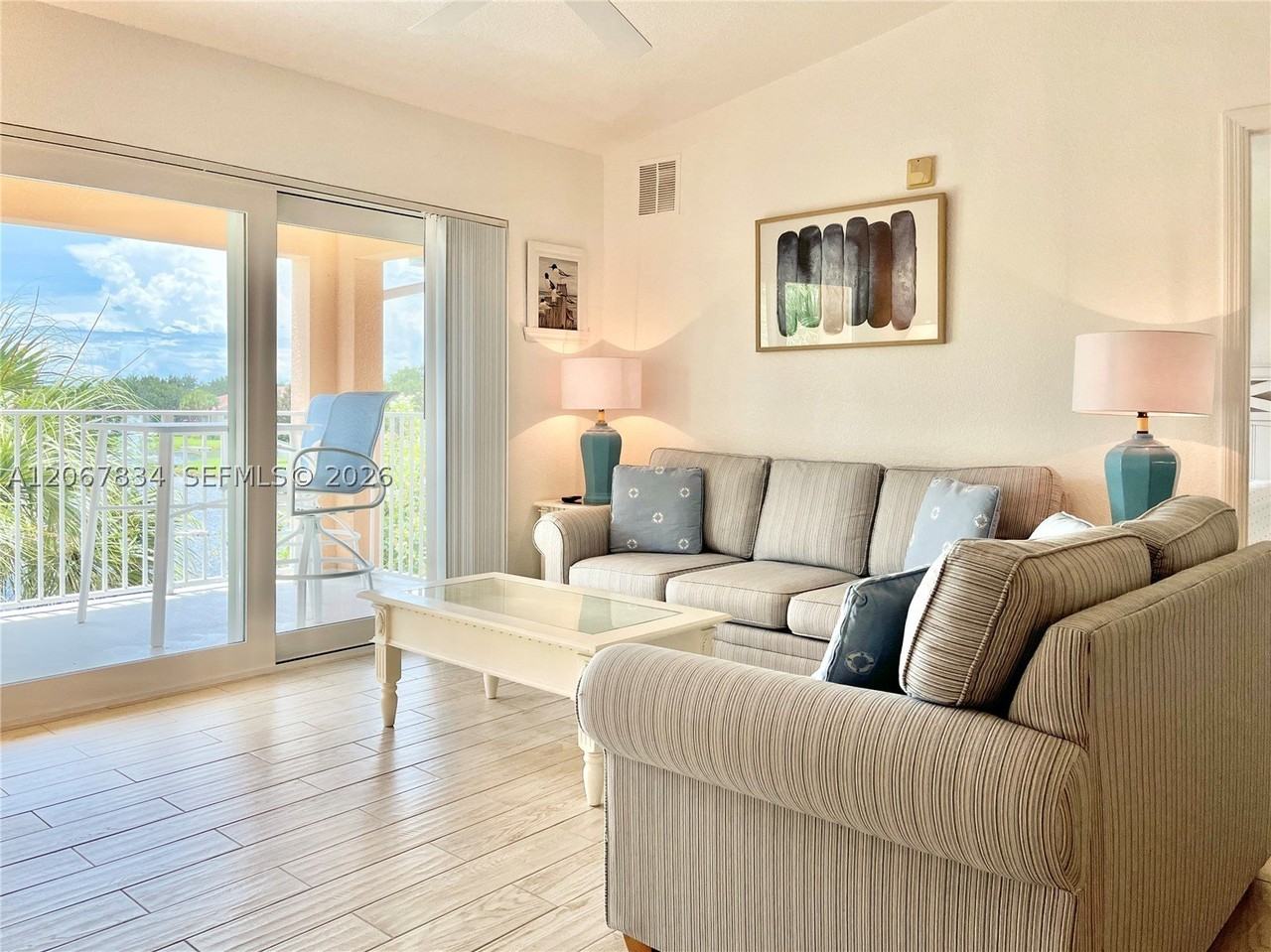 221 Sw Palm Dr #306 - Photo 5 of 10