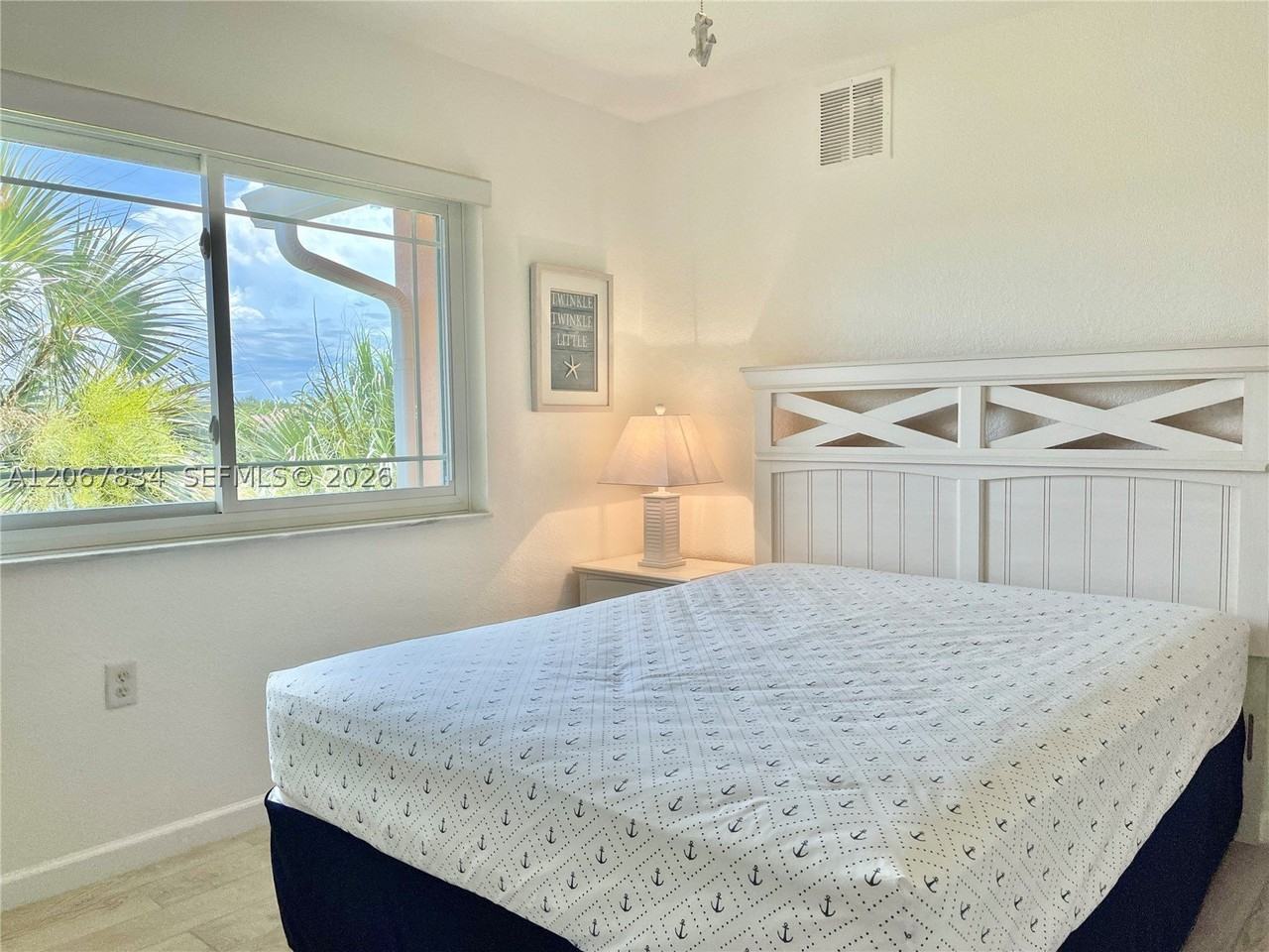 221 Sw Palm Dr #306 - Photo 6 of 10