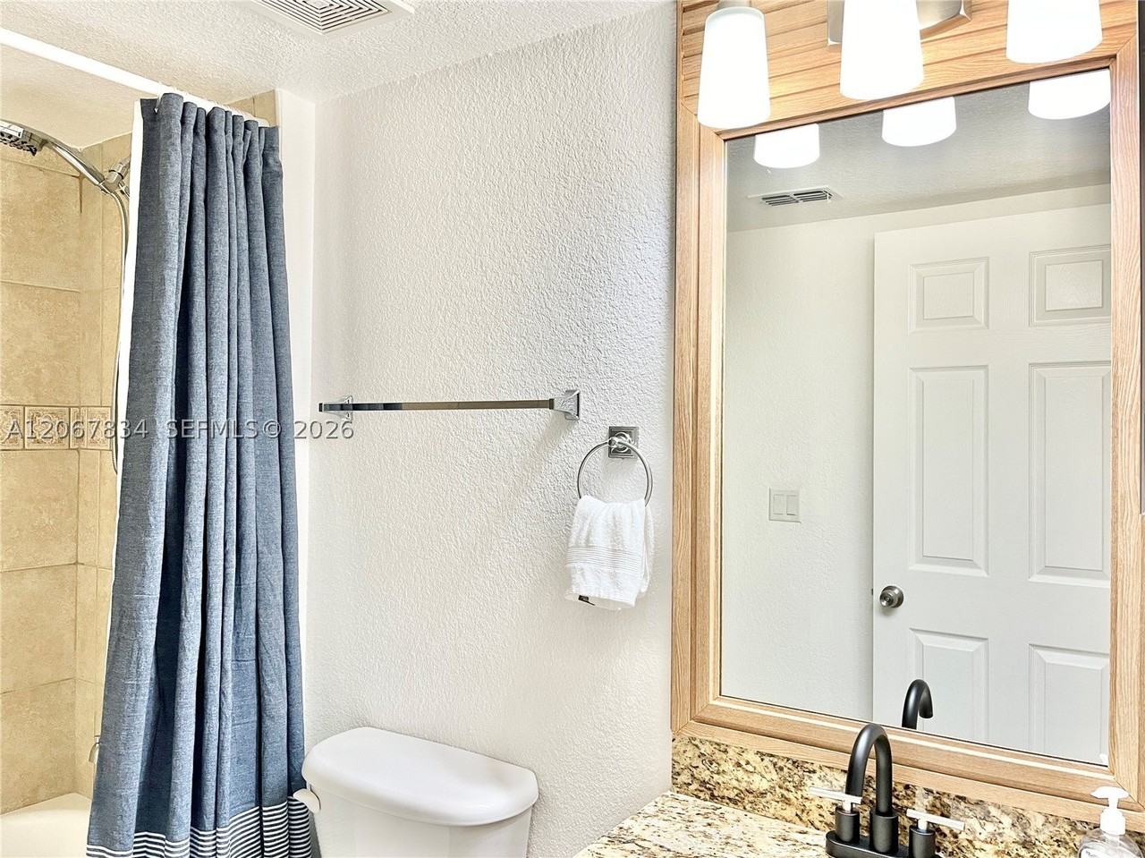 221 Sw Palm Dr #306 - Photo 7 of 10