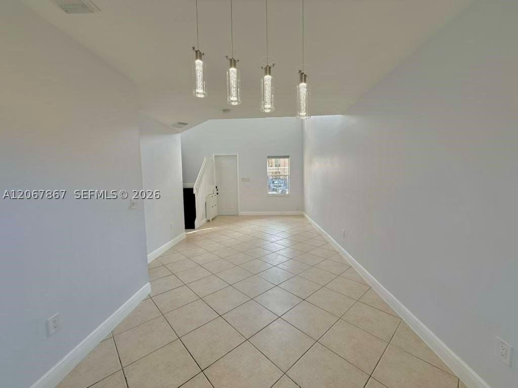 922 Nw 134th Ave #0 - Photo 4 of 21