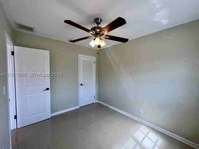 949 W Kalmia Dr #B1B4 - Photo 5 of 14