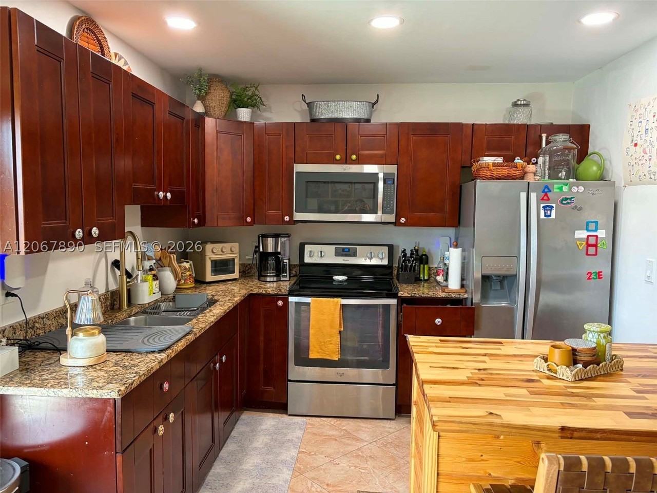 401 Se 3rd Pl - Photo 4 of 17