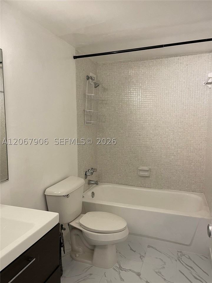 1000 West Ave #605 - Photo 3 of 12