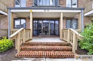 710 Peach St - Photo 1 of 1