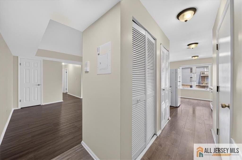 710 Peach St - Photo 3 of 19