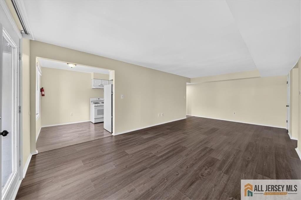 710 Peach St - Photo 4 of 19