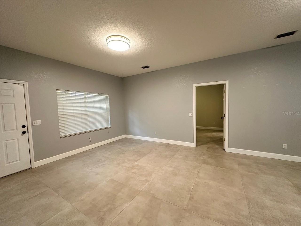 1641 Red Oak Ln - Photo 7 of 16