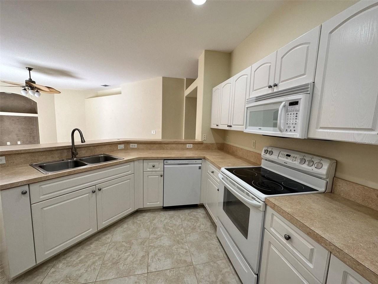3643 Spinner Ave - Photo 4 of 16