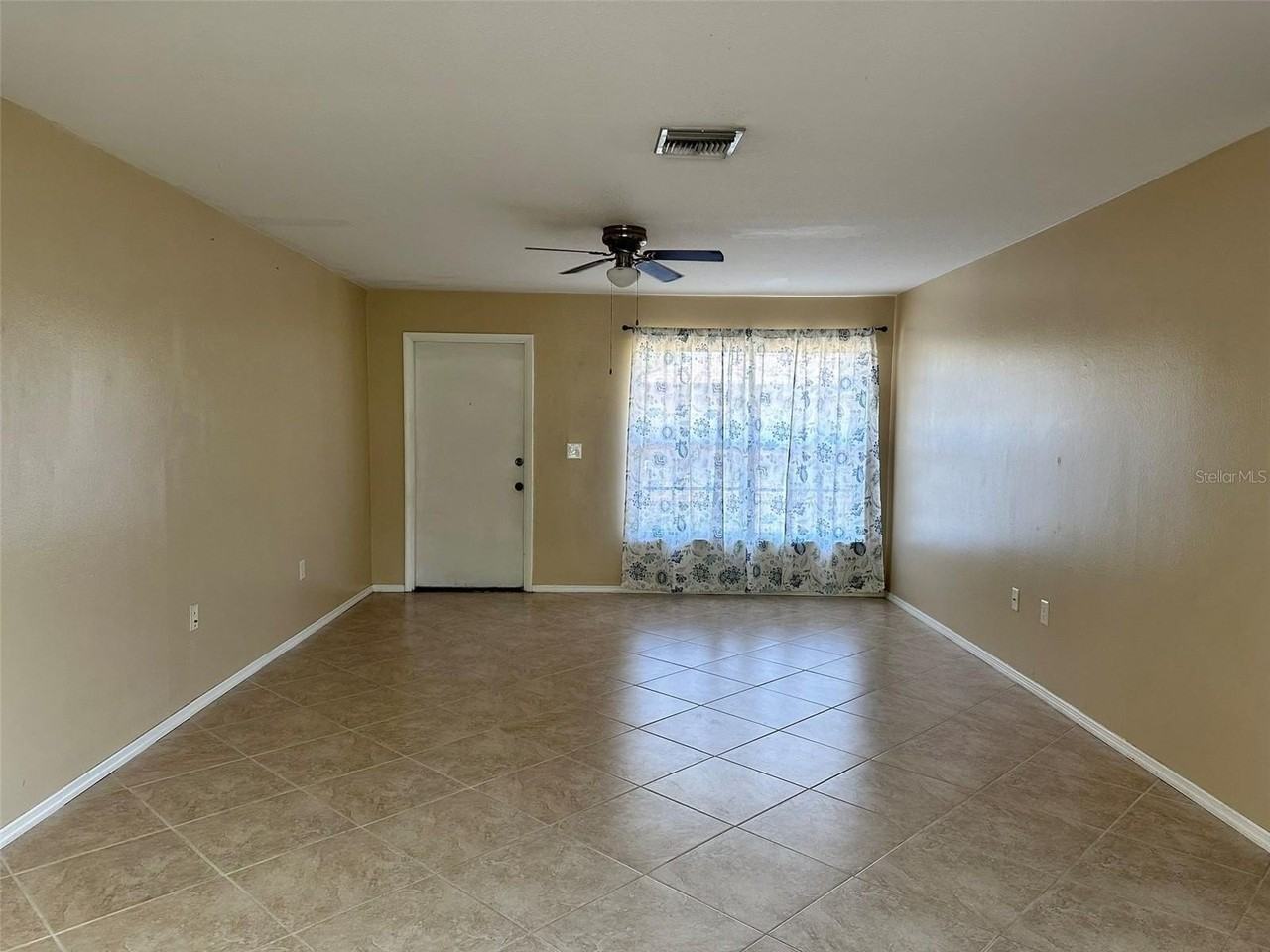 1067 Webster Ave Nw - Photo 4 of 11