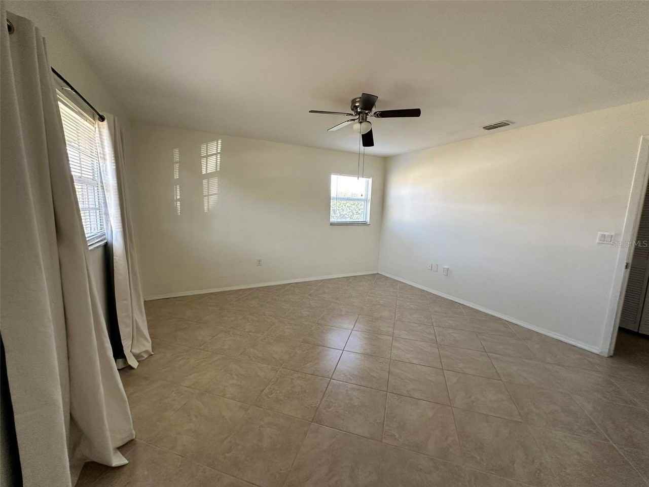 1067 Webster Ave Nw - Photo 5 of 11