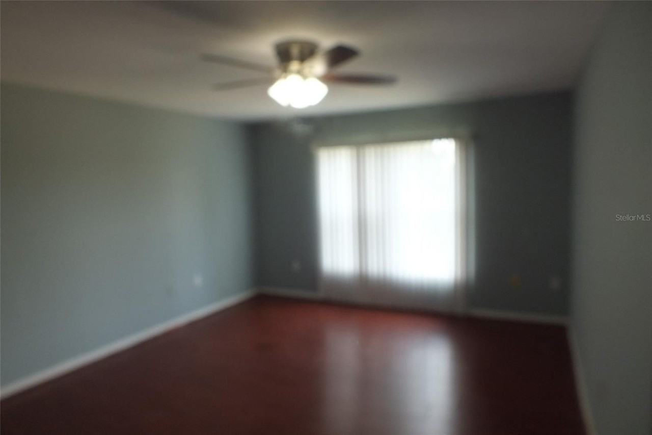 437 Fish Hawk Dr - Photo 4 of 10