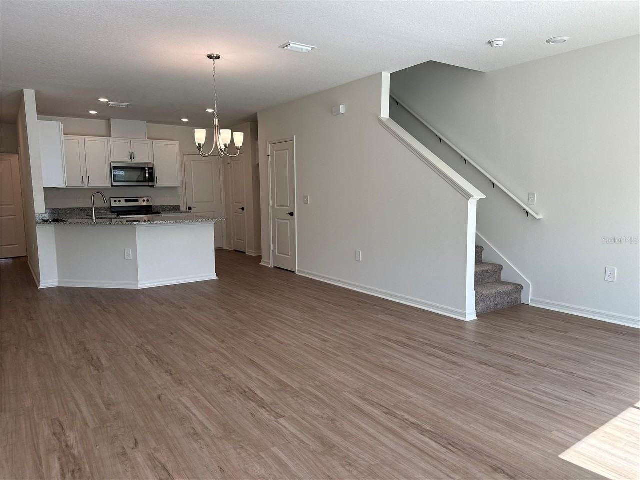 9354 Westside Hills Dr - Photo 3 of 16
