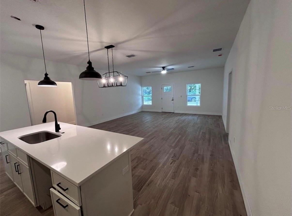 330 Kimble Ave - Photo 5 of 12