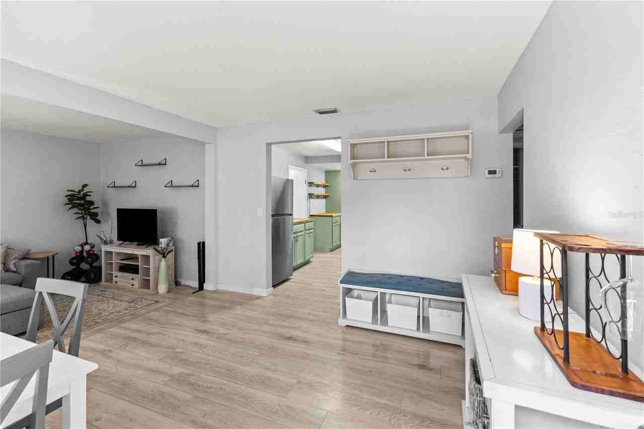 4034 40th Ave N - Photo 4 of 16