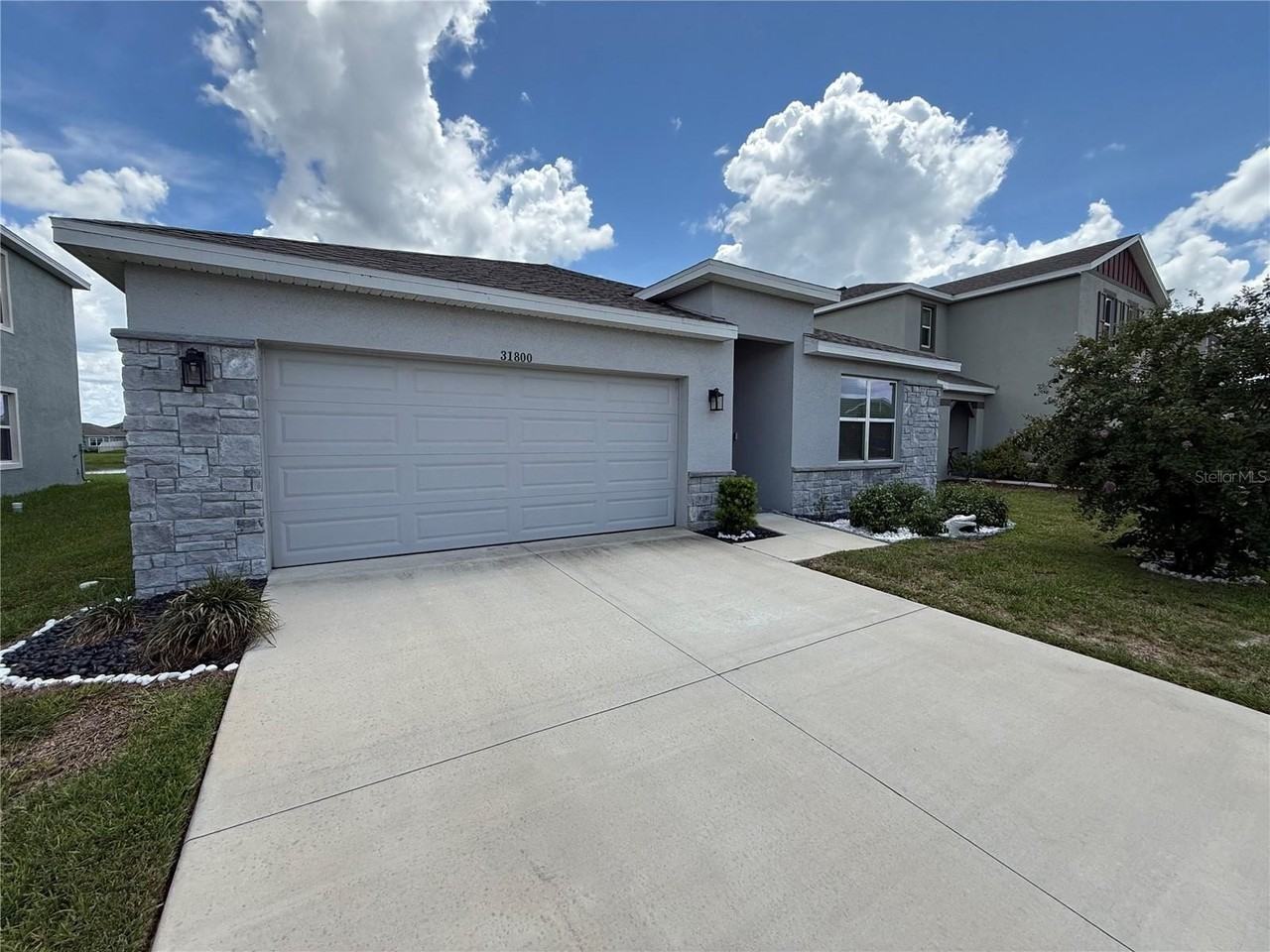 31800 Oyster Trellis Ln - Photo 2 of 17