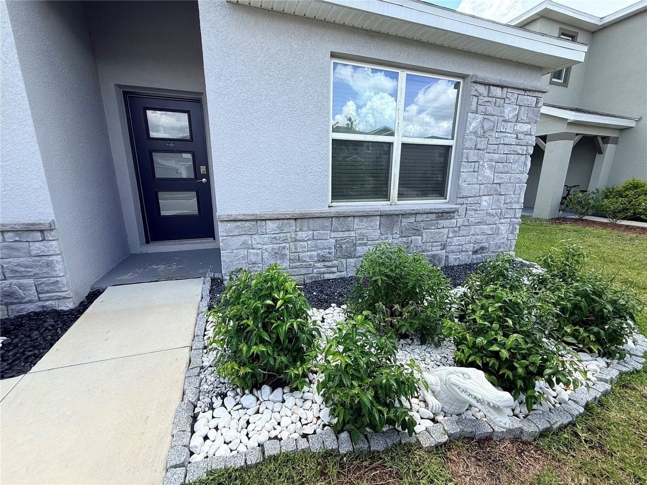 31800 Oyster Trellis Ln - Photo 3 of 17