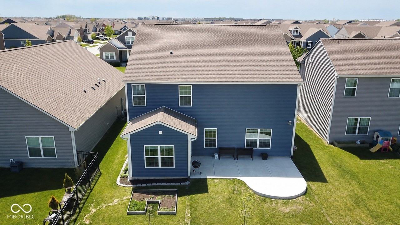 5872 Wintersweet Ln - Photo 3 of 40
