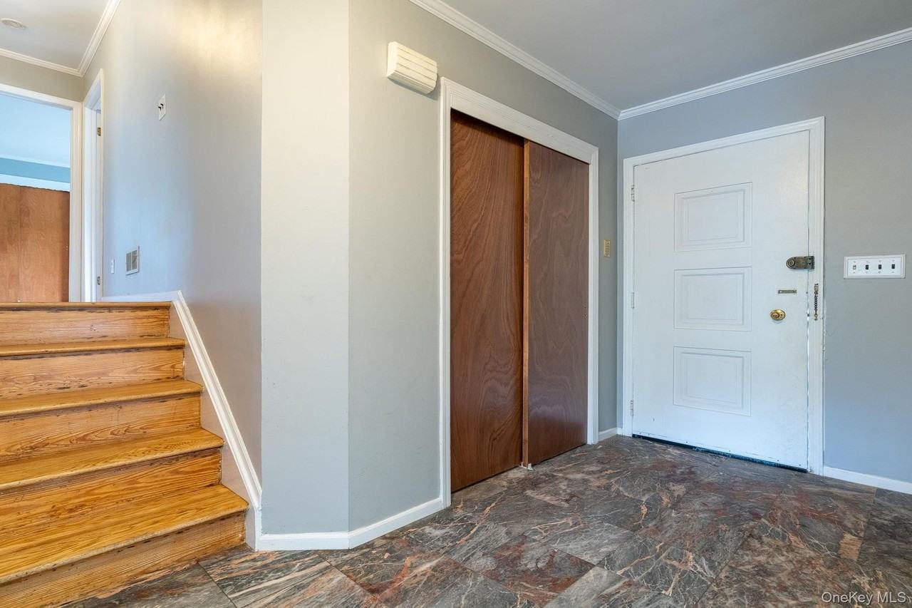 67 Malvern Ln - Photo 3 of 23