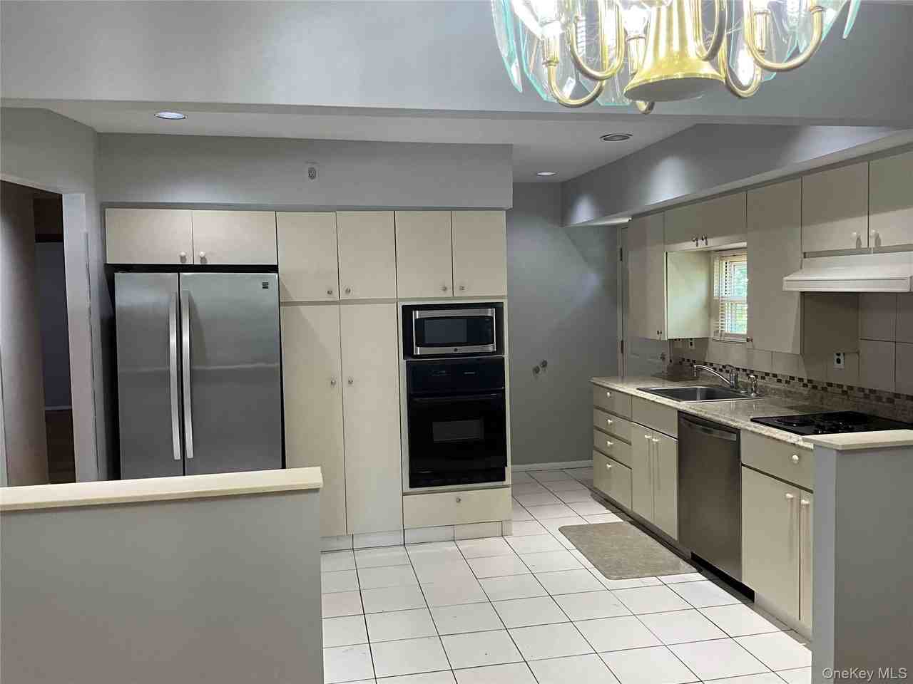 195 Central Park Rd - Photo 5 of 25