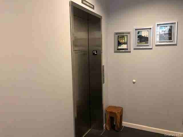 2170 31st St #3R - Photo 4 of 13