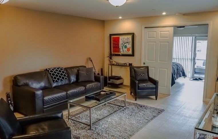 2170 31st St #3R - Photo 5 of 13