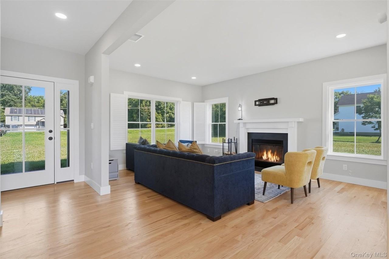 112 Pine Grove Rd - Photo 4 of 37