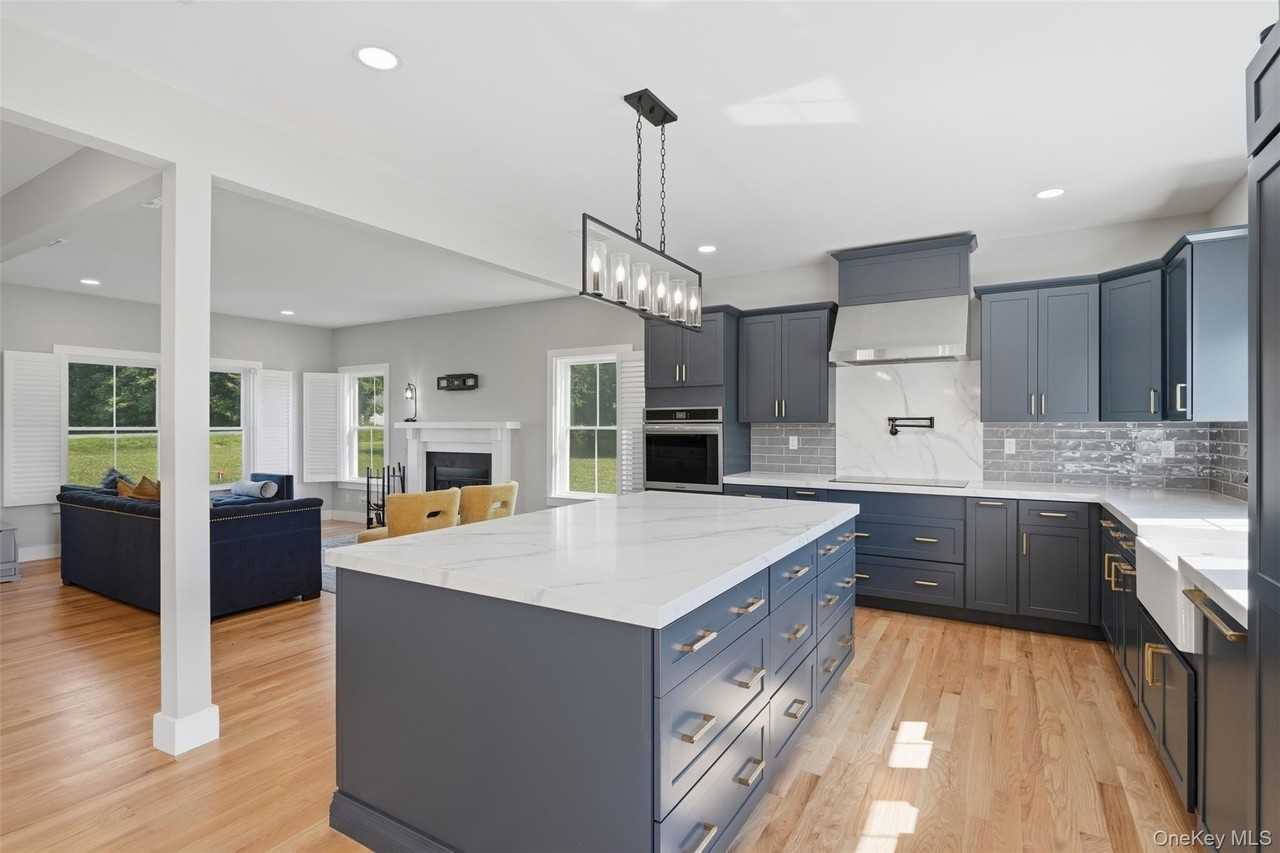 112 Pine Grove Rd - Photo 6 of 37