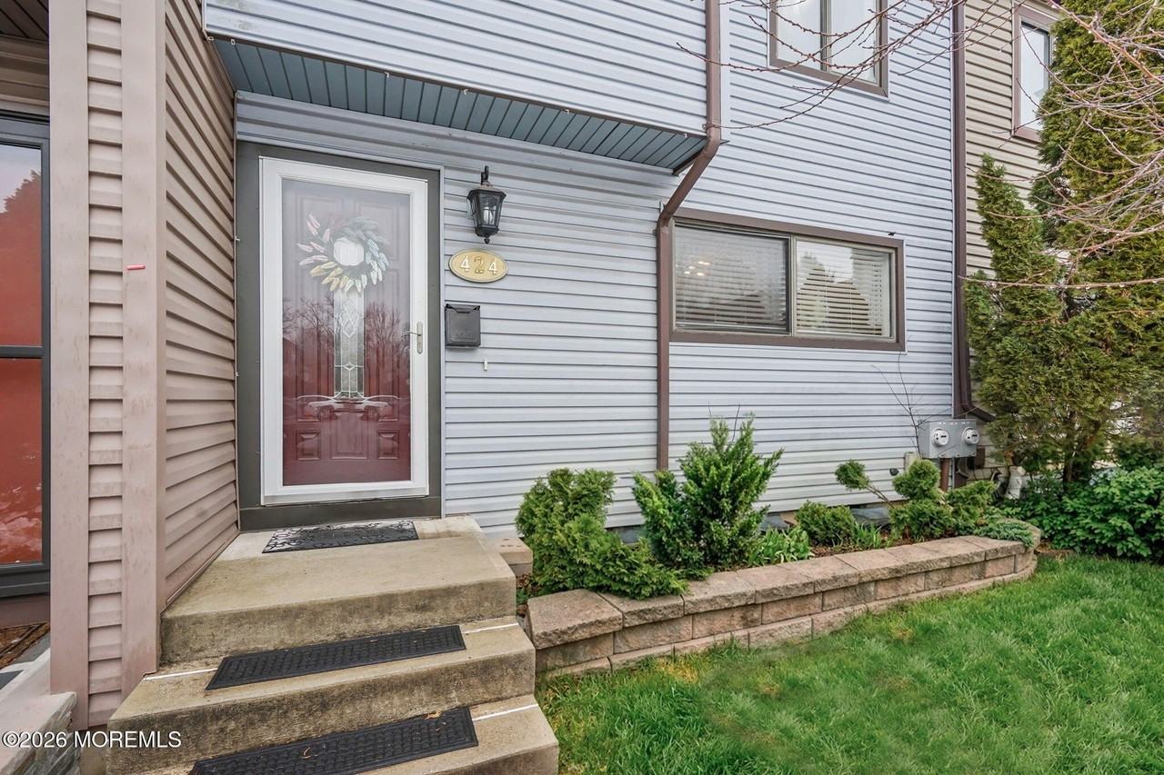 424 Tall Oak Ln - Photo 2 of 23