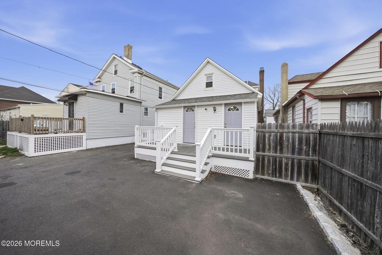 120 2nd St - Photo 3 of 17