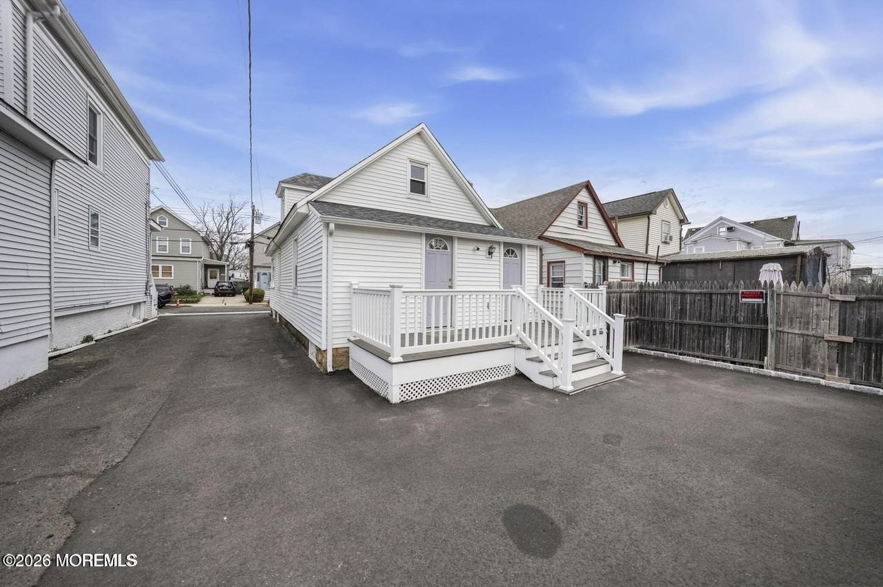 120 2nd St - Photo 4 of 17