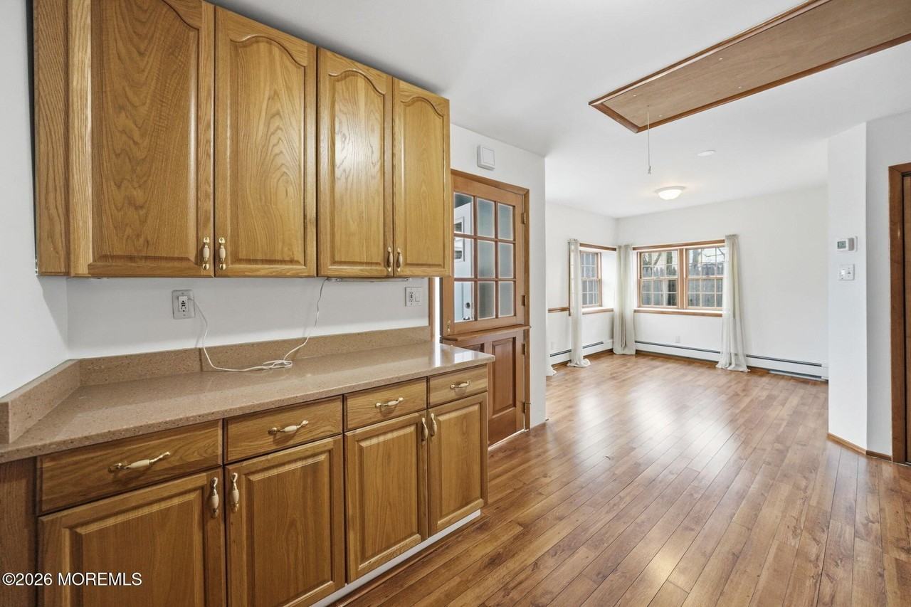 120 2nd St #B - Photo 7 of 14