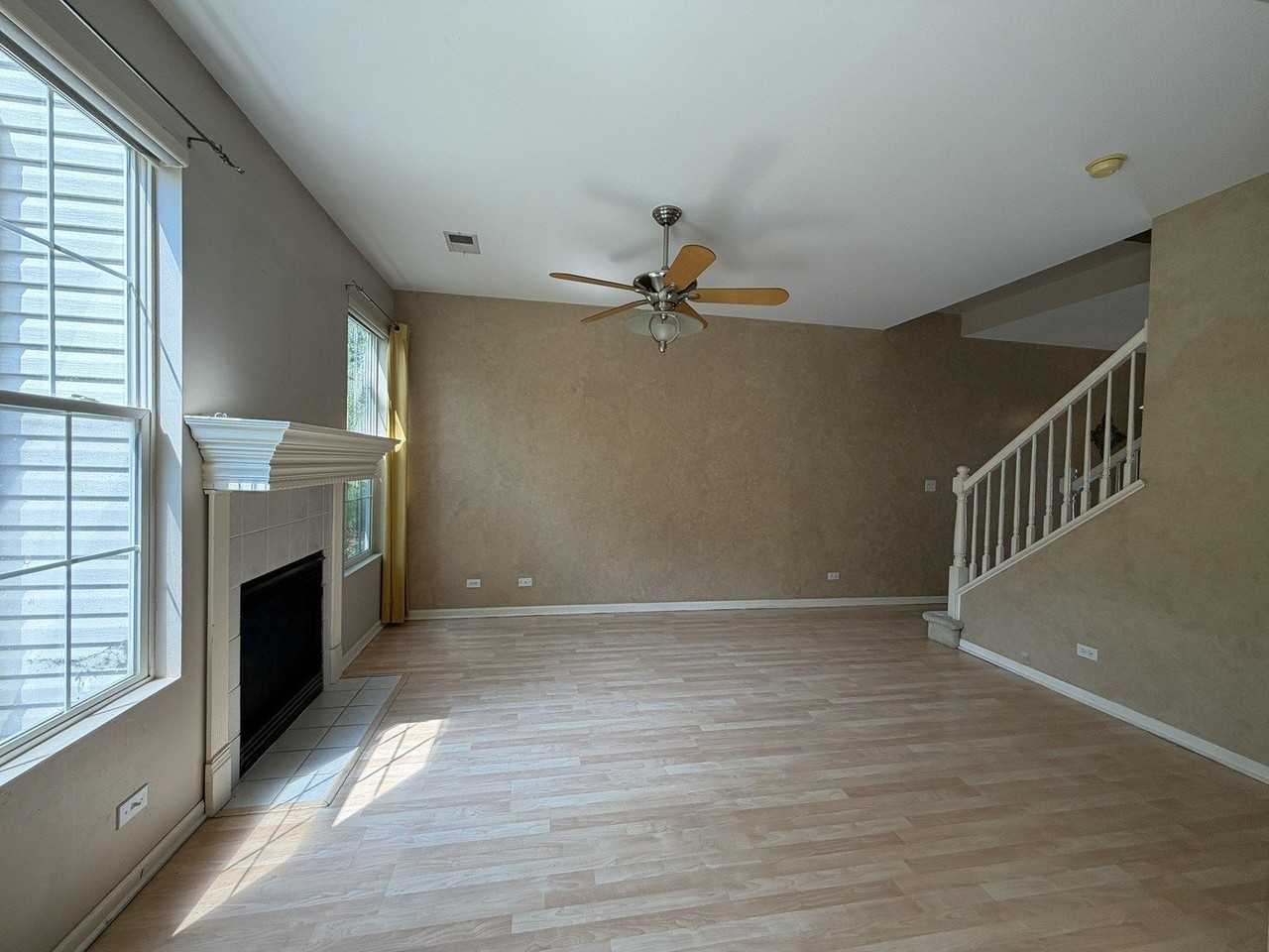 1995 Golden Gate Ln #1995 - Photo 3 of 31