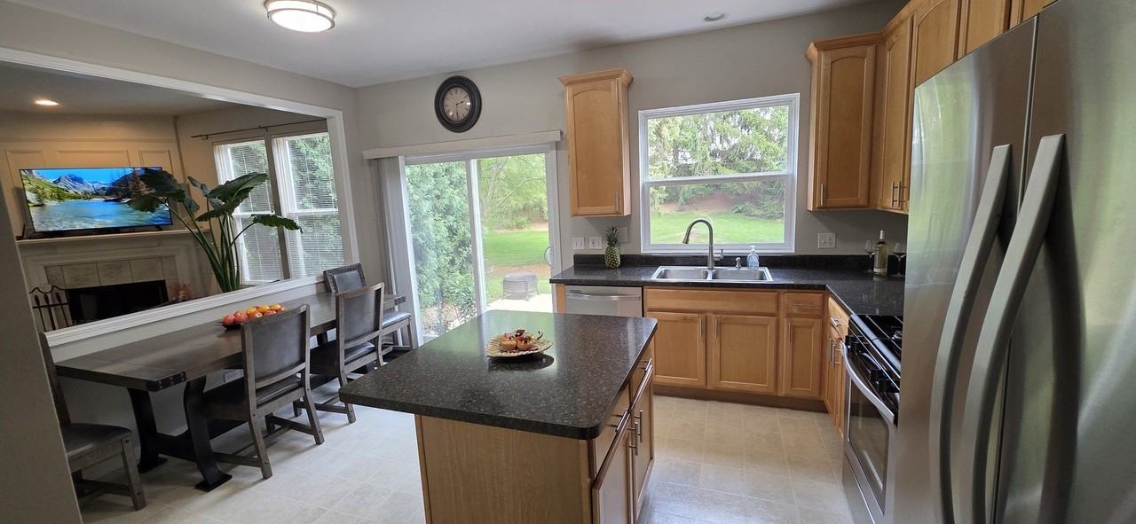 14 Parkside Ct #14 - Photo 2 of 18