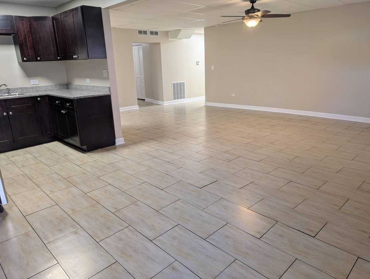 817 N 23rd Ave #5 - Photo 6 of 27