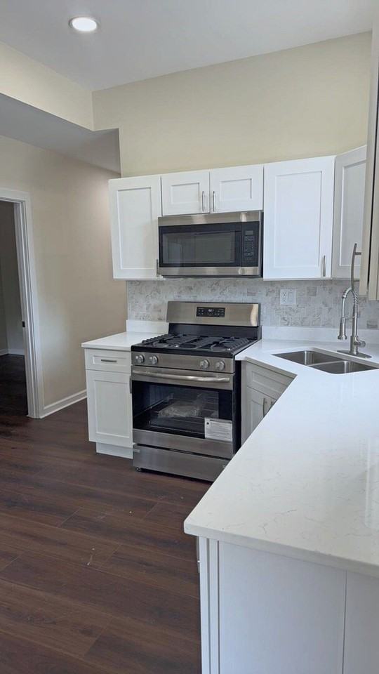 1141 S Saint Louis Ave #2 - Photo 2 of 21